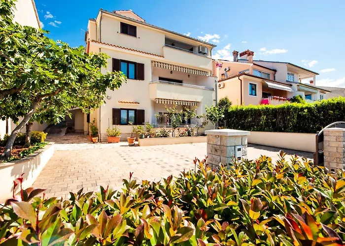 Apartments Milar